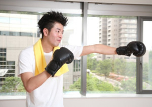大型ミラーはキャスターが付いていると便利！～ボクシングや武道にもおすすめ～